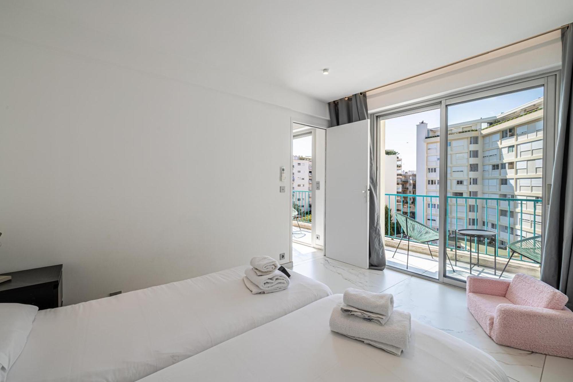 Modern - 3br- 6p - Palm Beah * Cannes