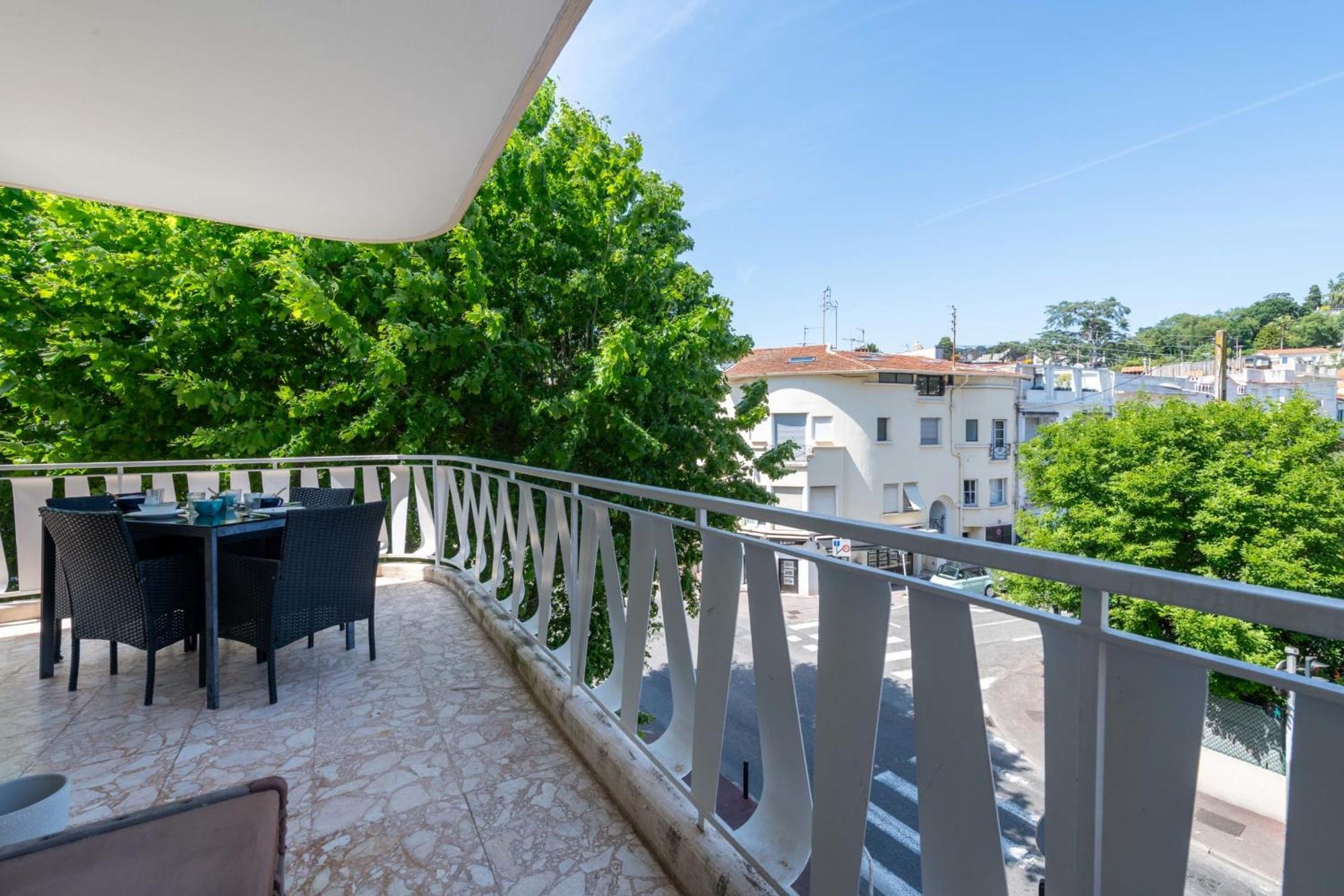 Cozy 2-br 6 Minutes From The * Cannes