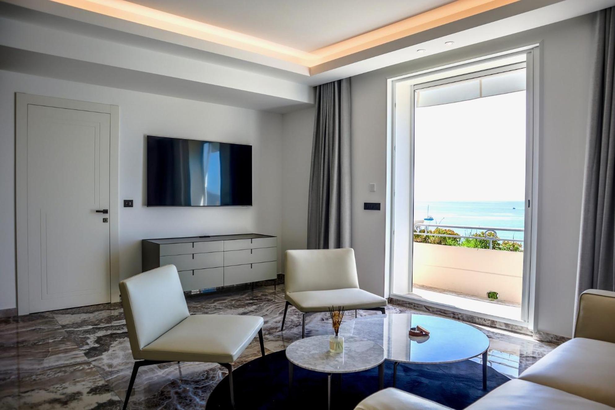 Palais Miramar 65 Bd De La Croisette Appartement Cannes