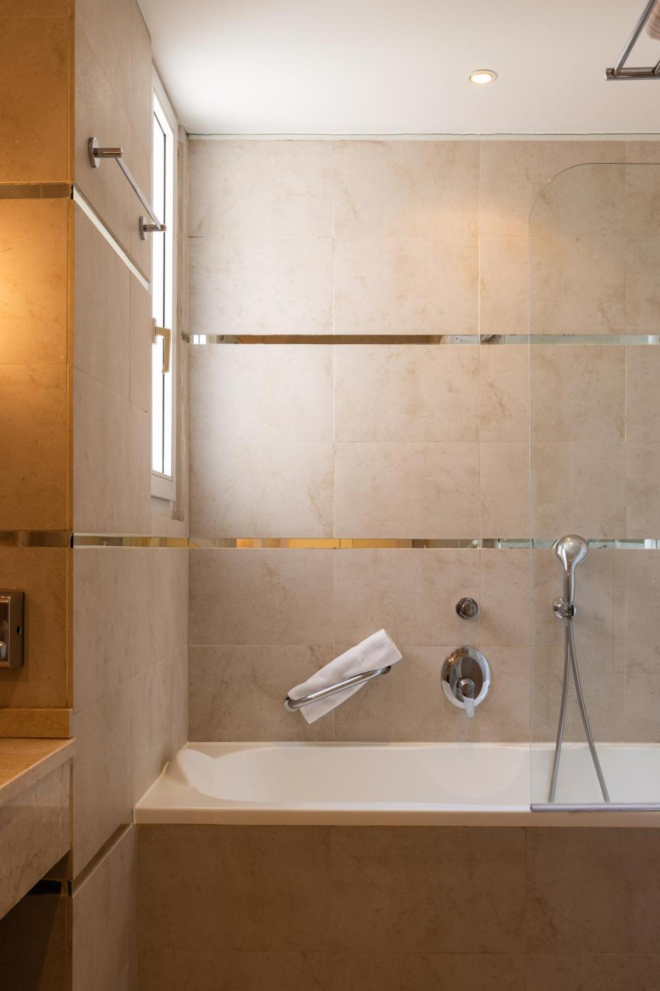 Hotel Renoir 4*