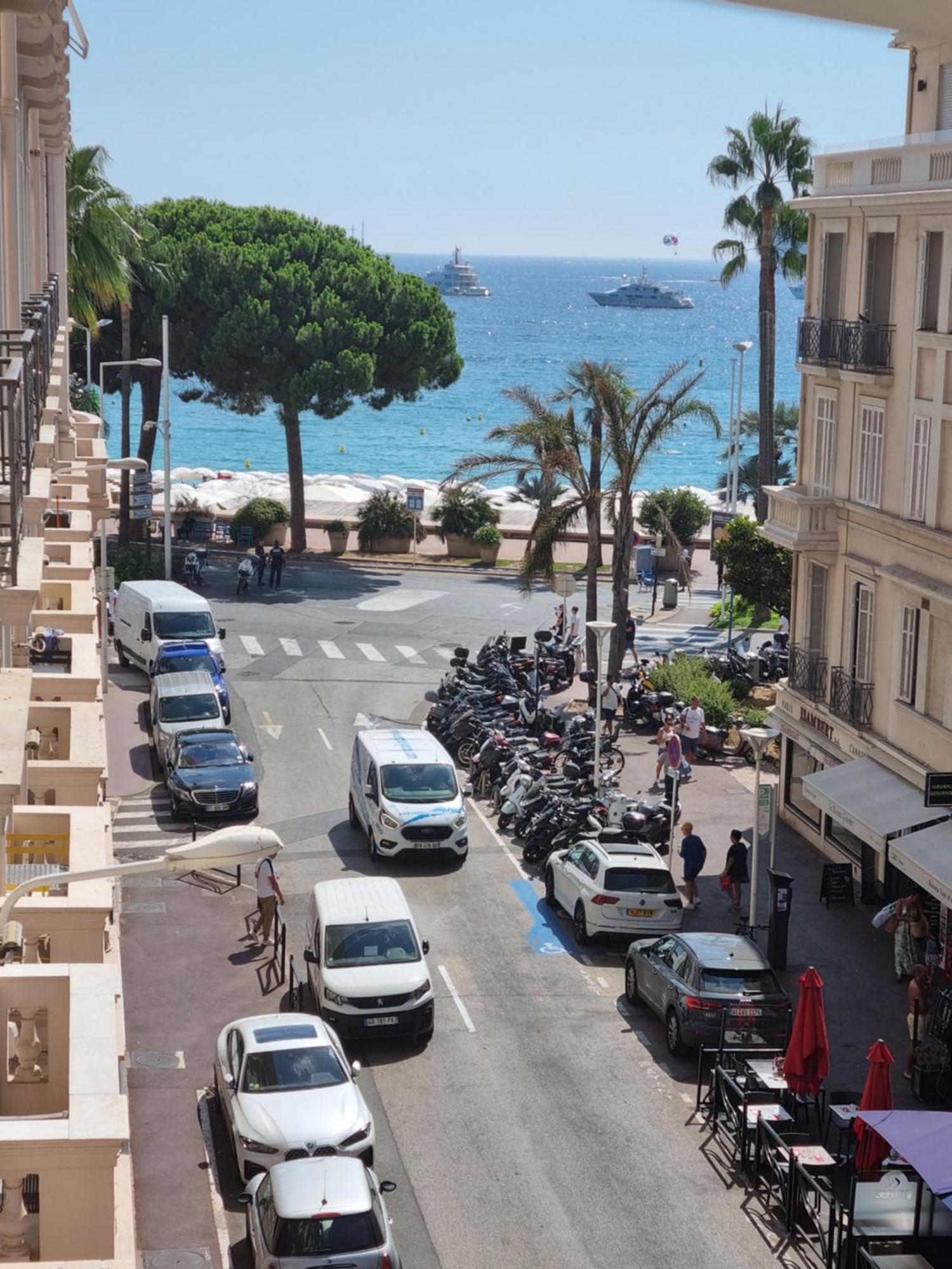 Appartement Palais Miramar 65 Bd De La Croisette *