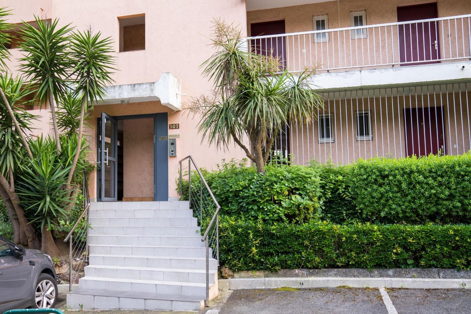 Apartment - Avec Terrasse, Vue, Mer, Piscine, Plage, Garage