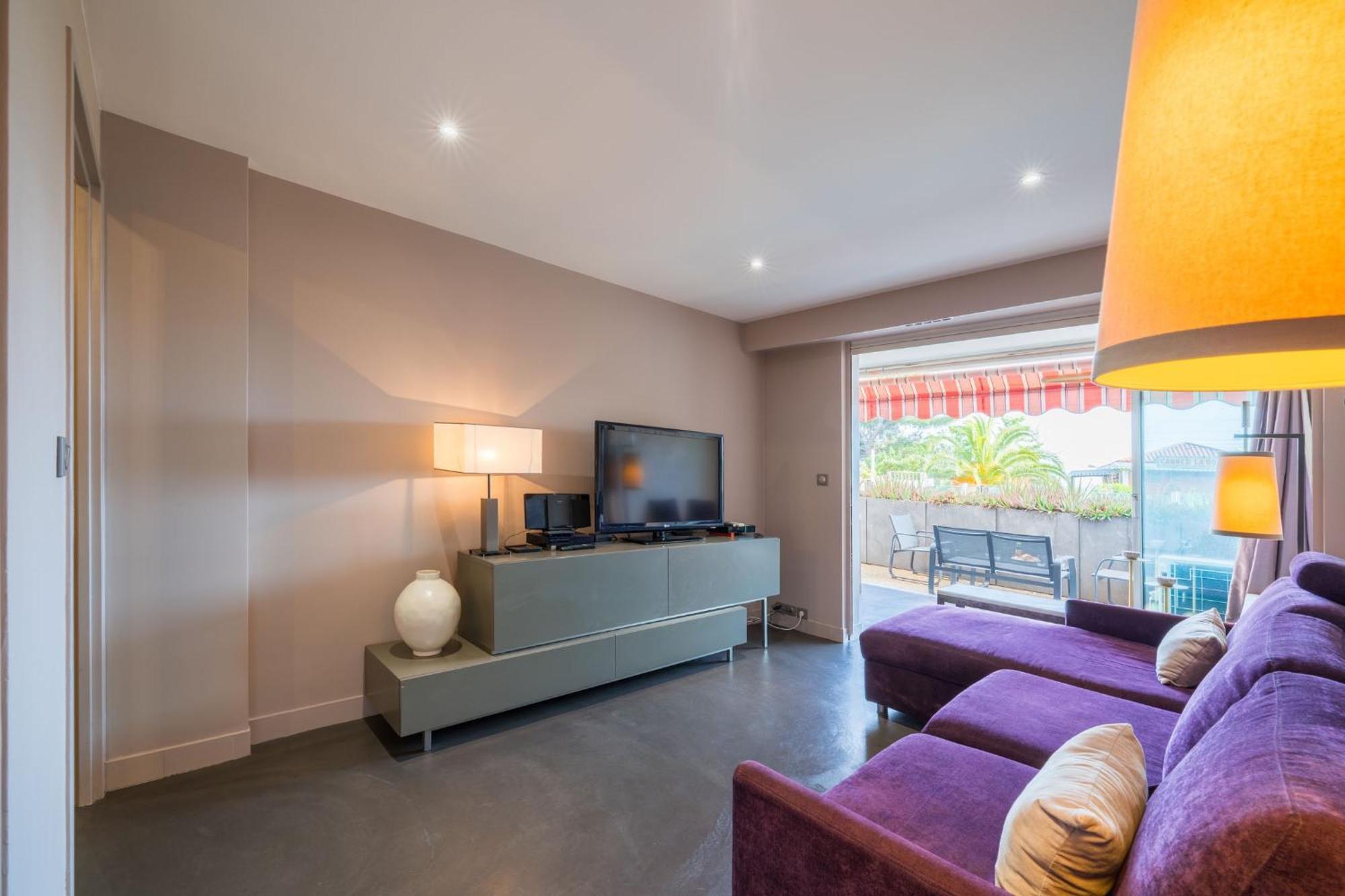 Apartment - Avec Terrasse, Vue, Mer, Piscine, Plage, Garage