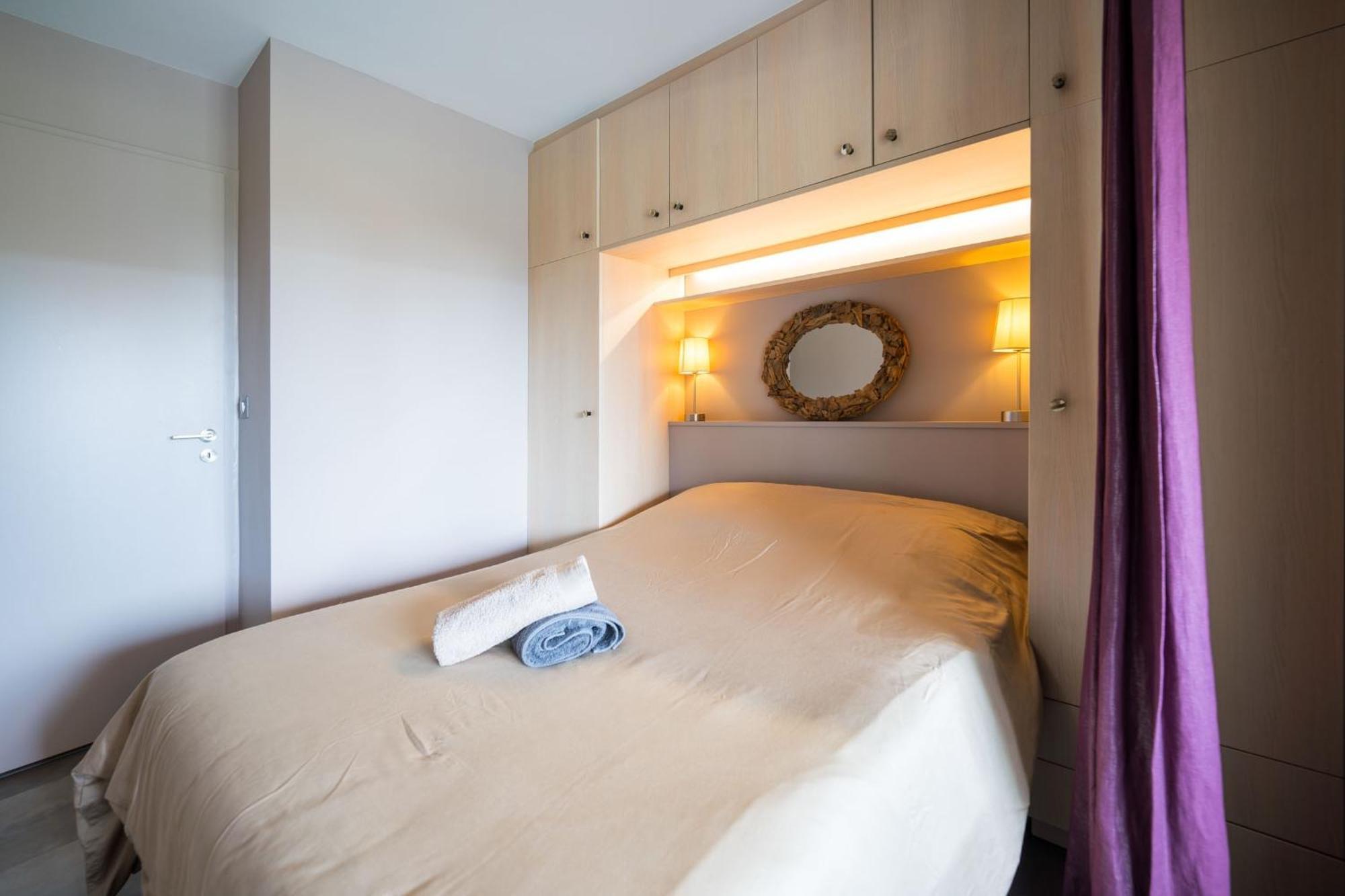 - Avec Terrasse, Vue, Mer, Piscine, Plage, Garage Apartment *