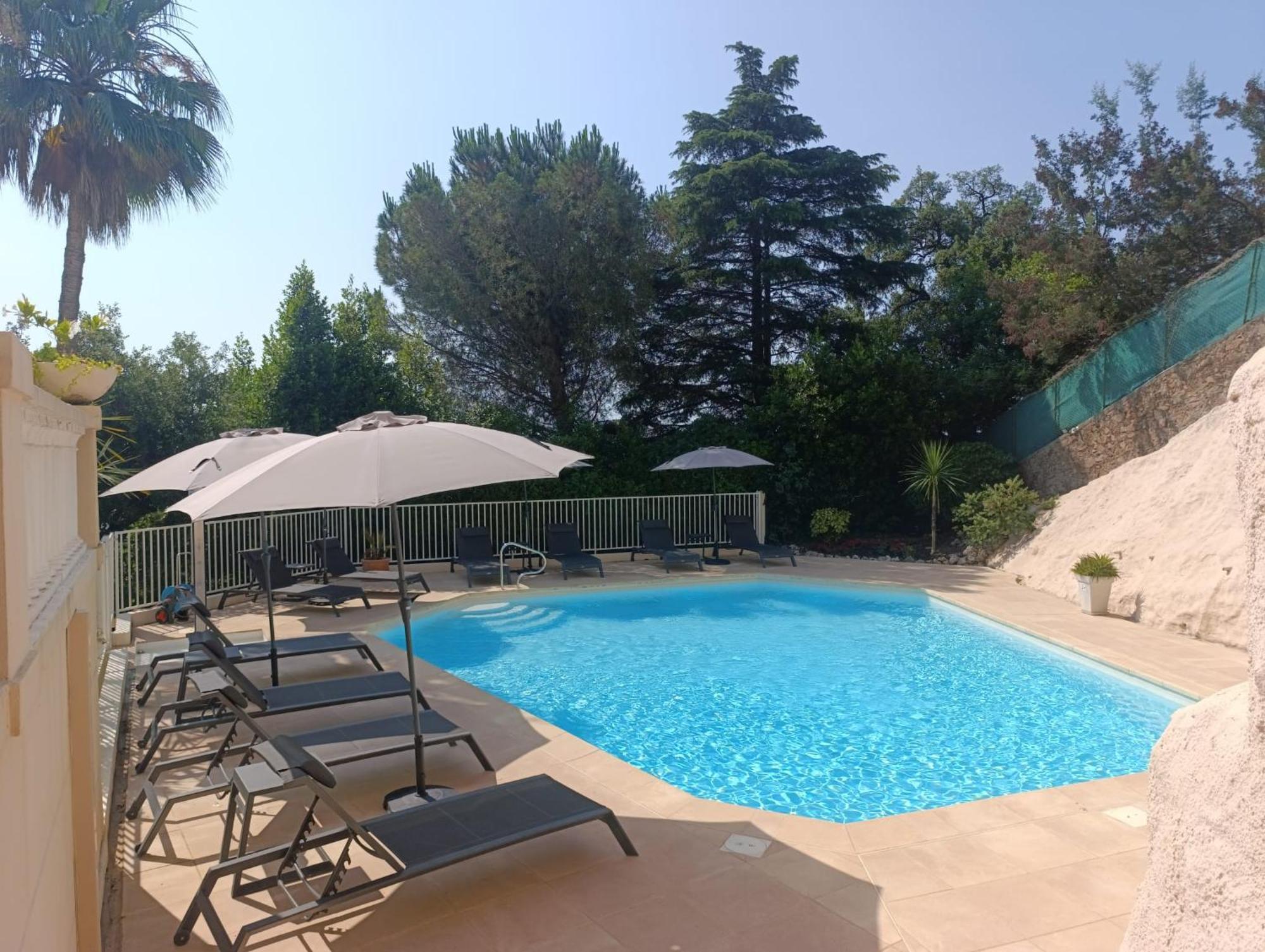 Appartement De Luxe Sun Paradis, Terrasse, Vue Piscine Cannes
