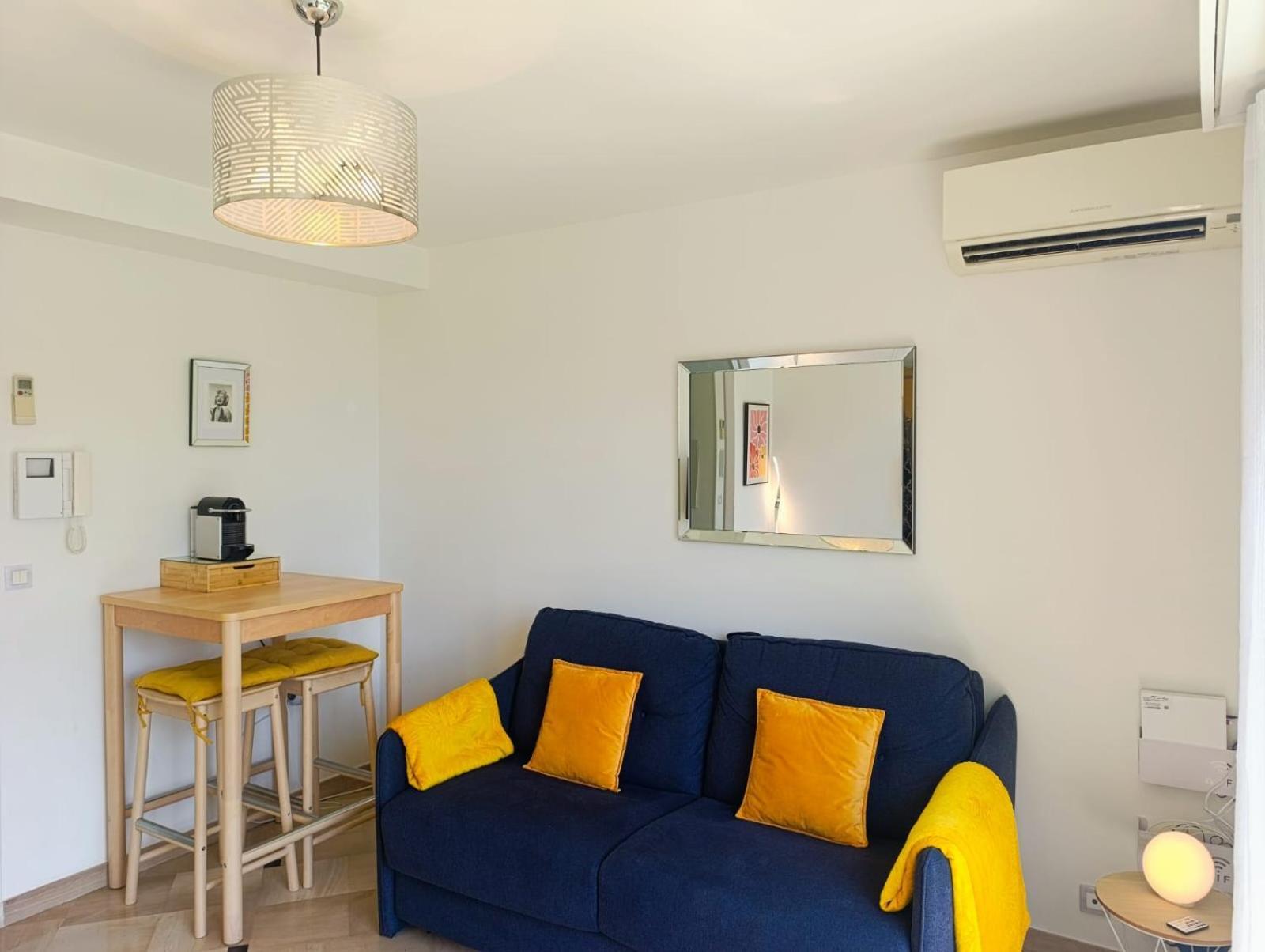 De Luxe Sun Paradis, Terrasse, Vue Piscine Appartement Cannes