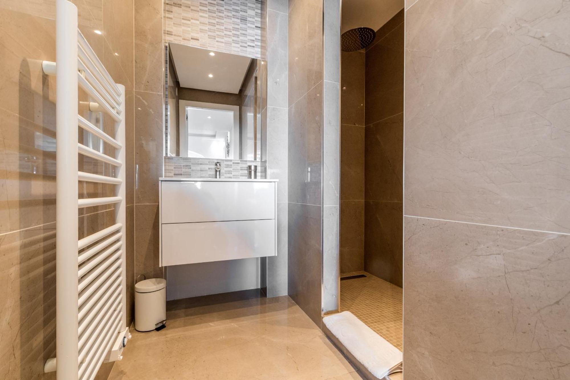 Adriana By Terry's Homes Waterfront Seaview Apartment Cannes