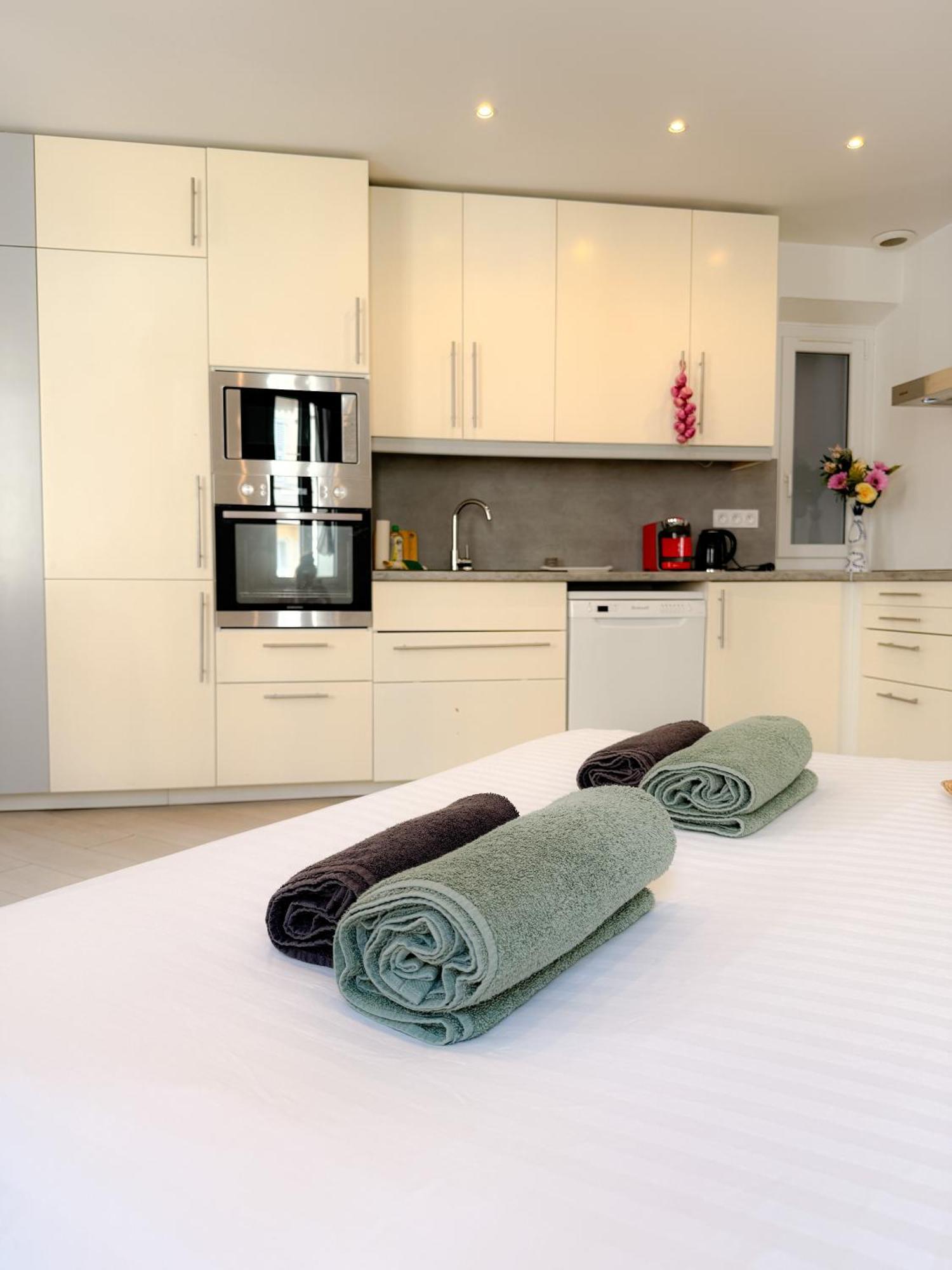 Le Clemenceau By Apirent #cosy #200m Des Plages #wifi Cannes