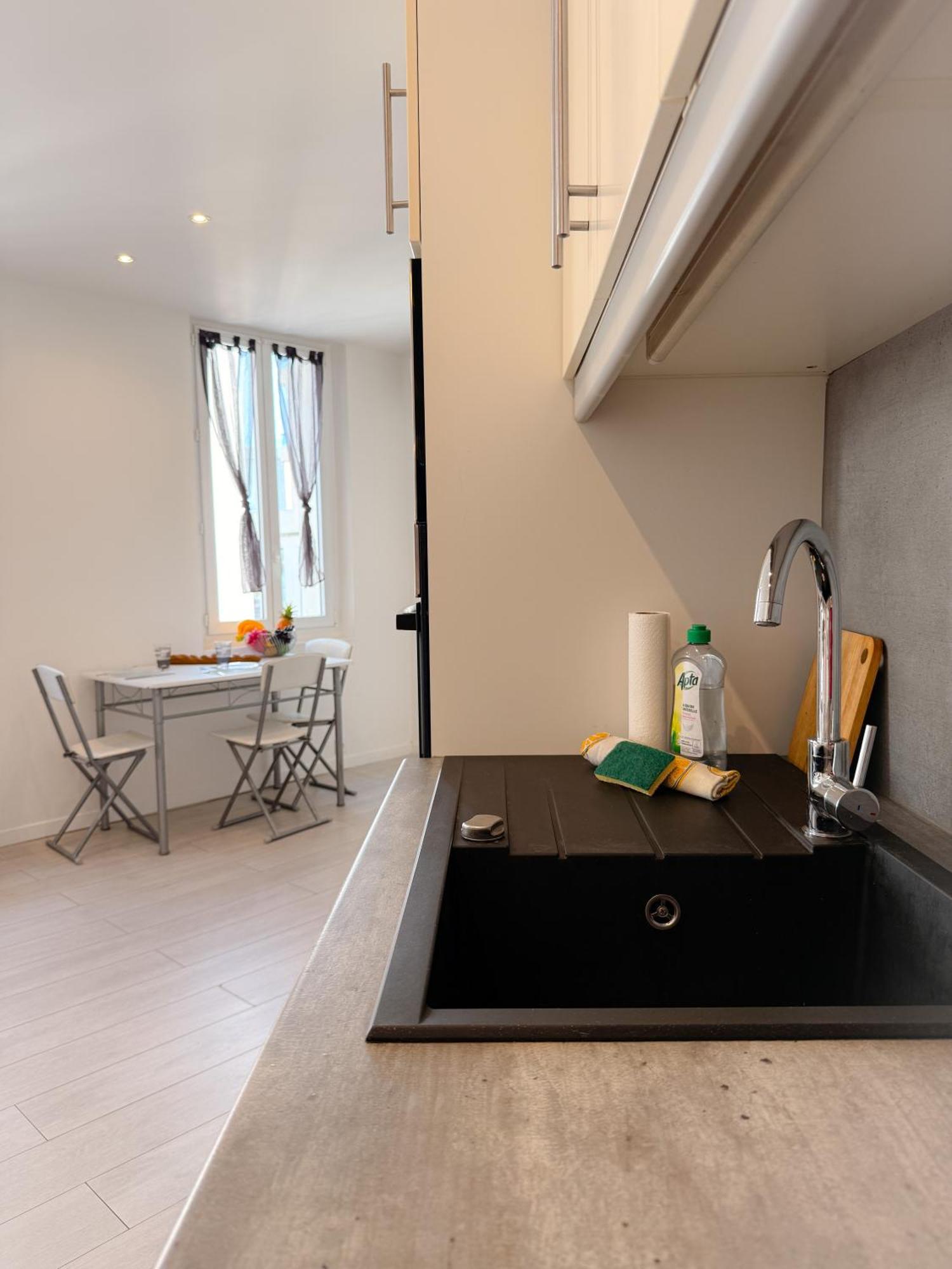 Apartment Le Clemenceau By Apirent #cosy #200m Des Plages #wifi