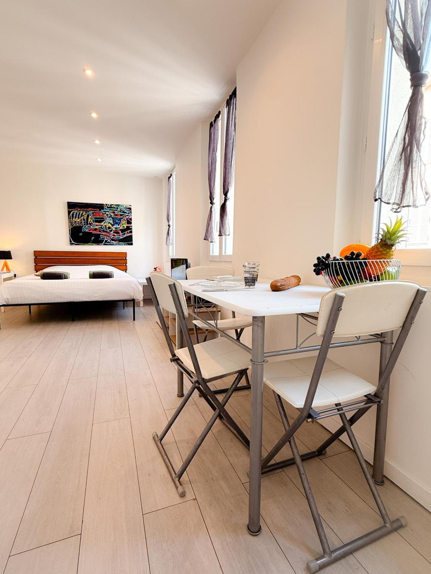 Le Clemenceau By Apirent #cosy #200m Des Plages #wifi Apartment Cannes