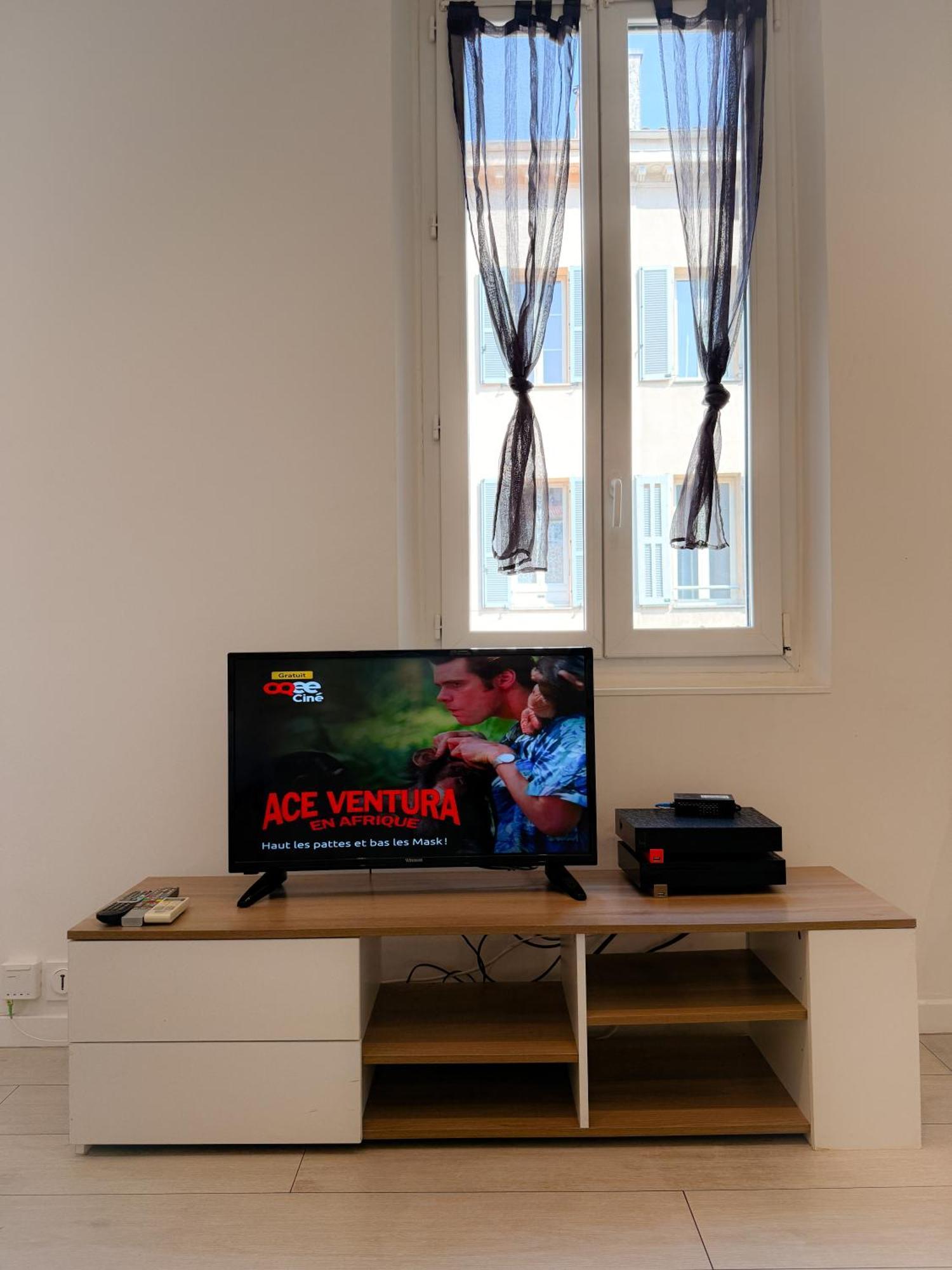 Apartment Le Clemenceau By Apirent #cosy #200m Des Plages #wifi