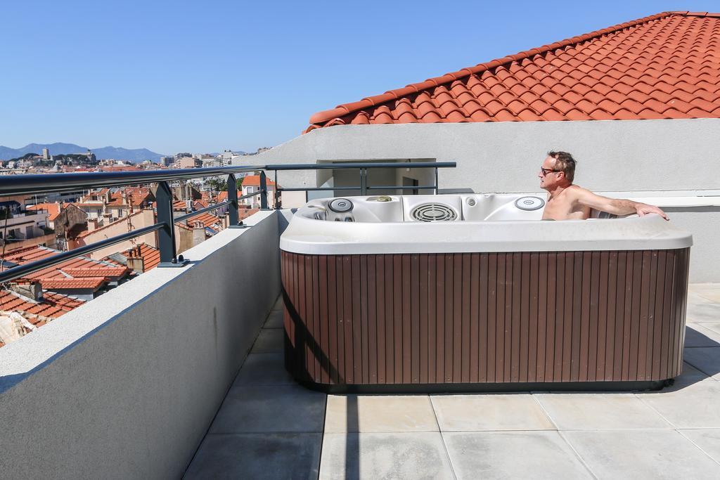 Unique A Cannes
