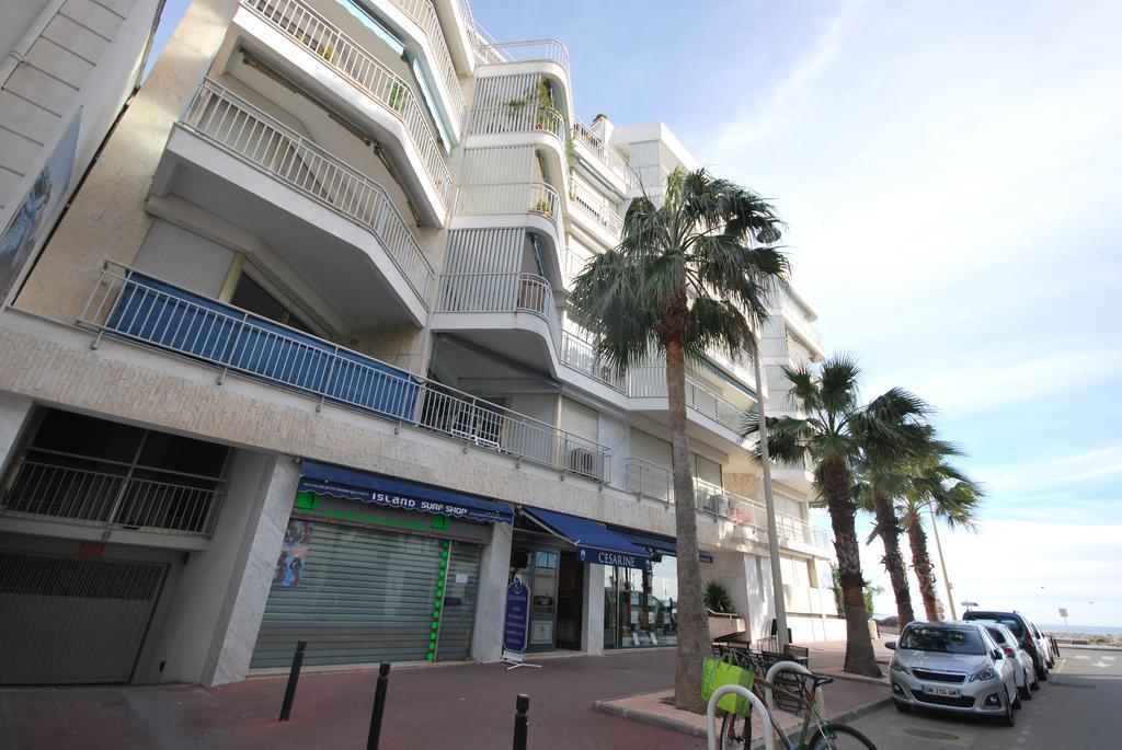Vue Mer Reine Astrid Apartment *