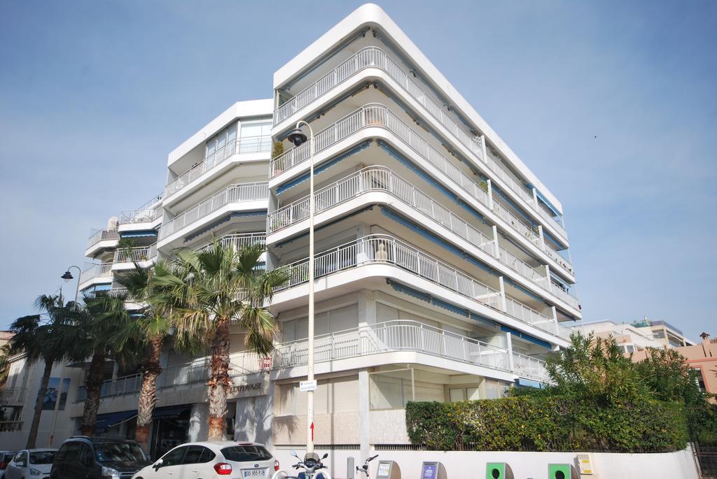 Apartment Vue Mer Reine Astrid