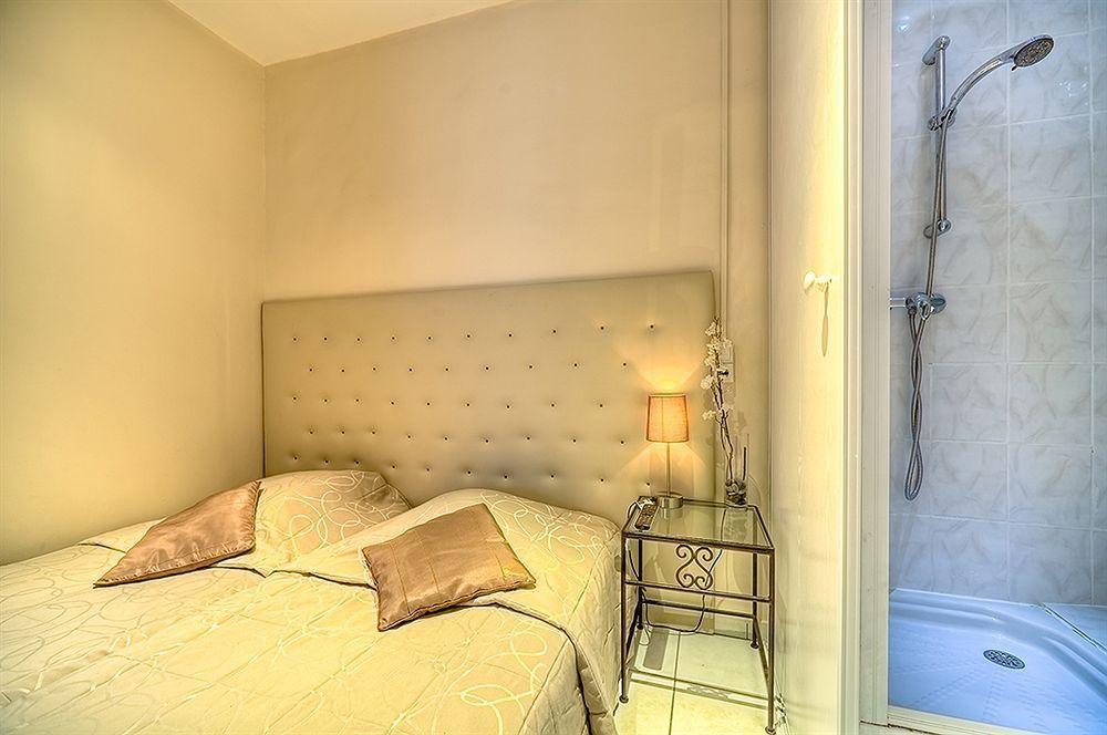 Chryseis Apartment