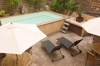 D'estelle Aparthotel