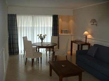 D'estelle Aparthotel
