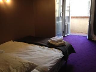 Claremont Hotel 2*