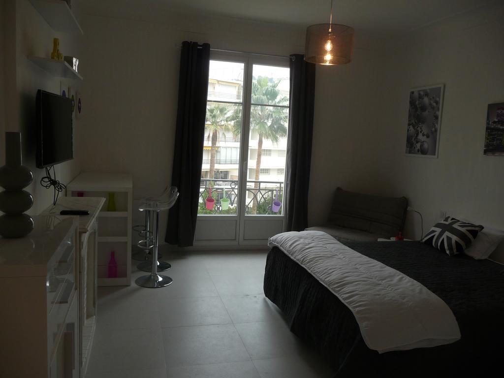 Cannes, Croisette, Palais Miramar Apartment Cannes