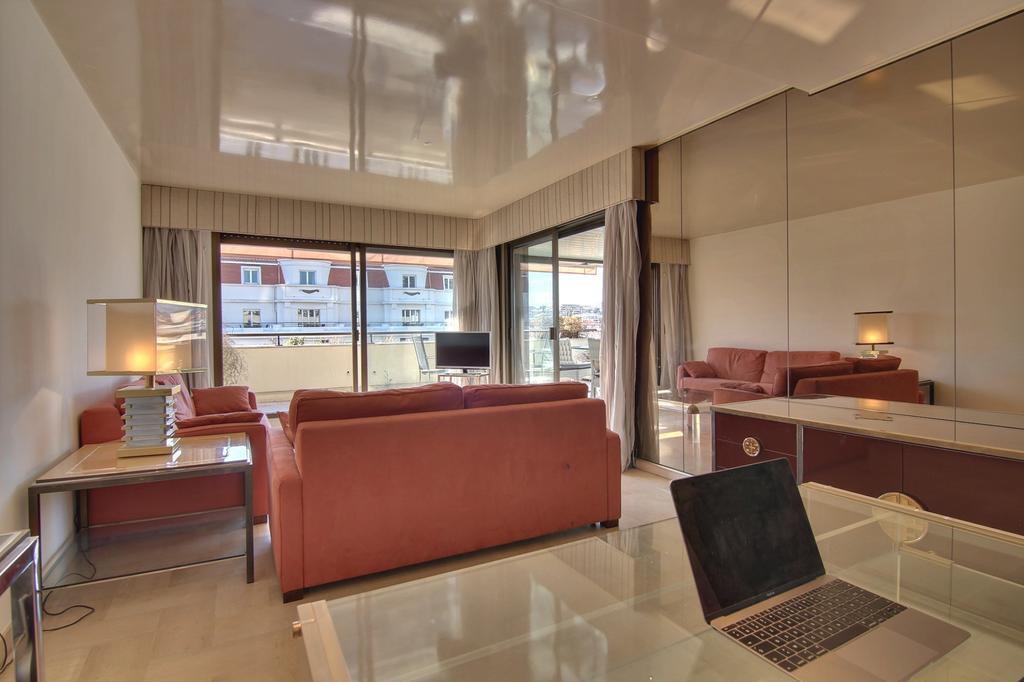 Apartment Livia Croisette Gray D'albion