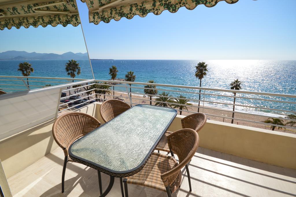 Wonderful Seafront Apartment Cannes