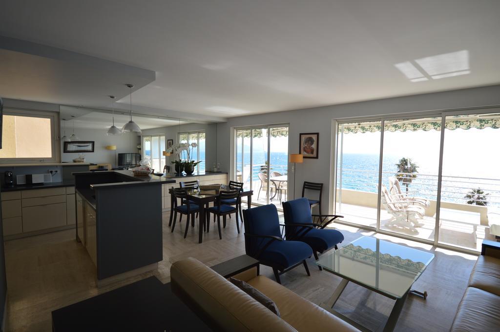 Apartment Wonderful Seafront