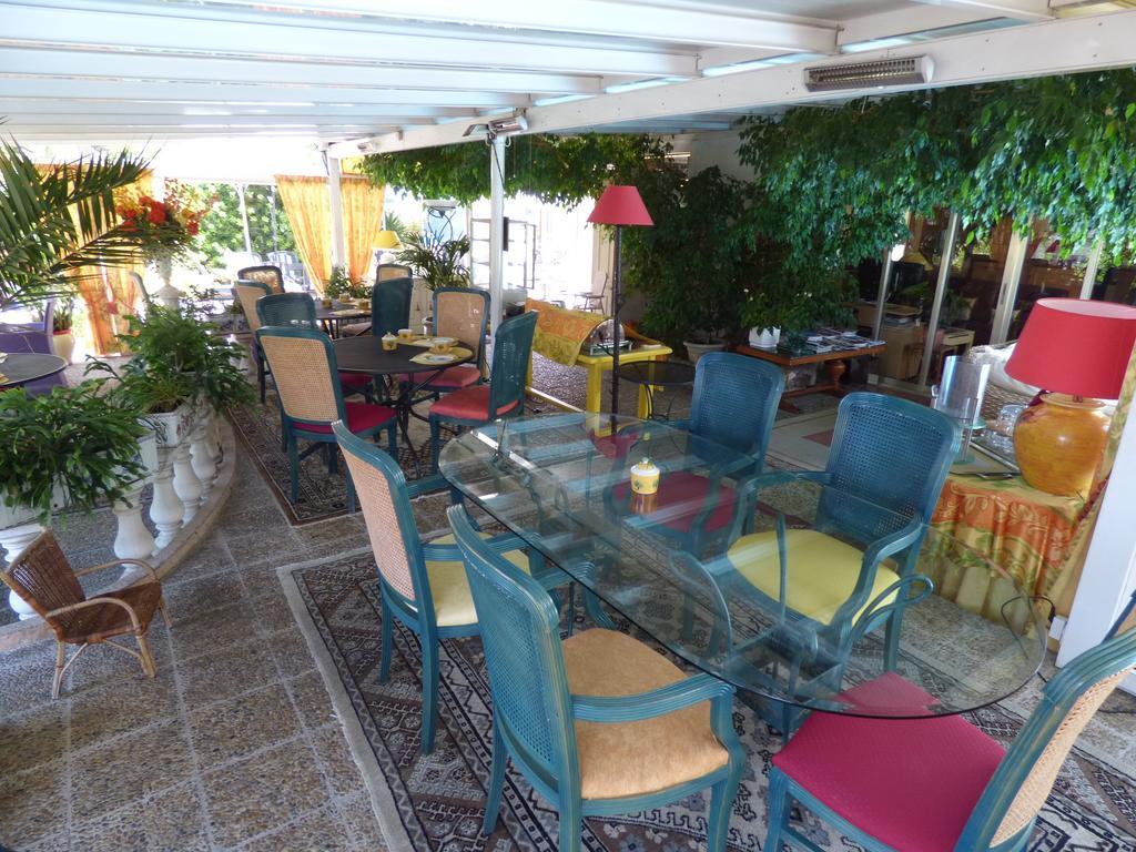 L'olivier - Piscine&parking 3*