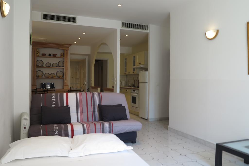 Viva Riviera - 5 Rue Commandant Andre * Cannes