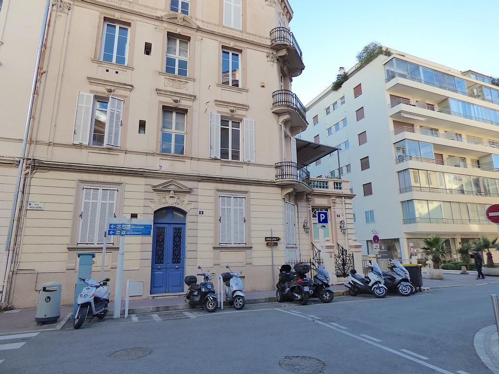 Alc - Mol4 - 8 Min Palais * Cannes