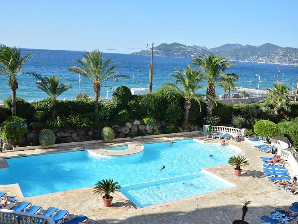 Front Pools Cannes