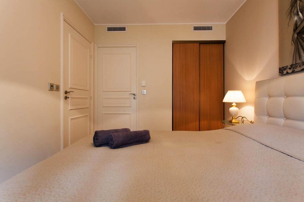 Carlton Riviera Apartment