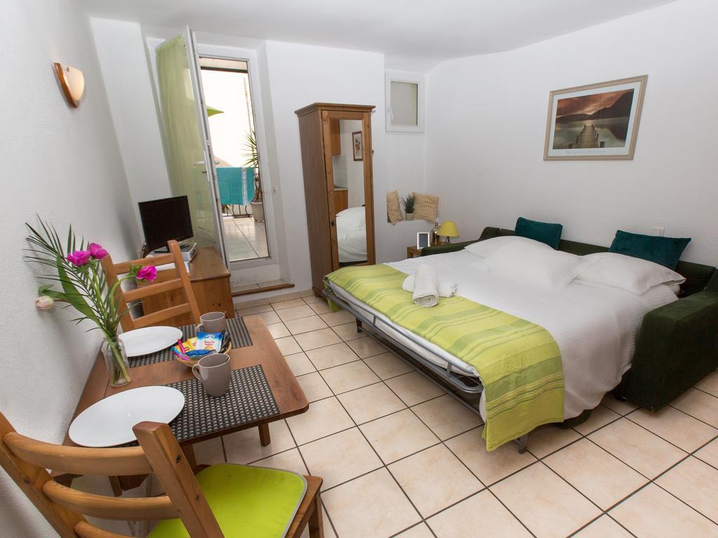 Apartment Studios Alea *
