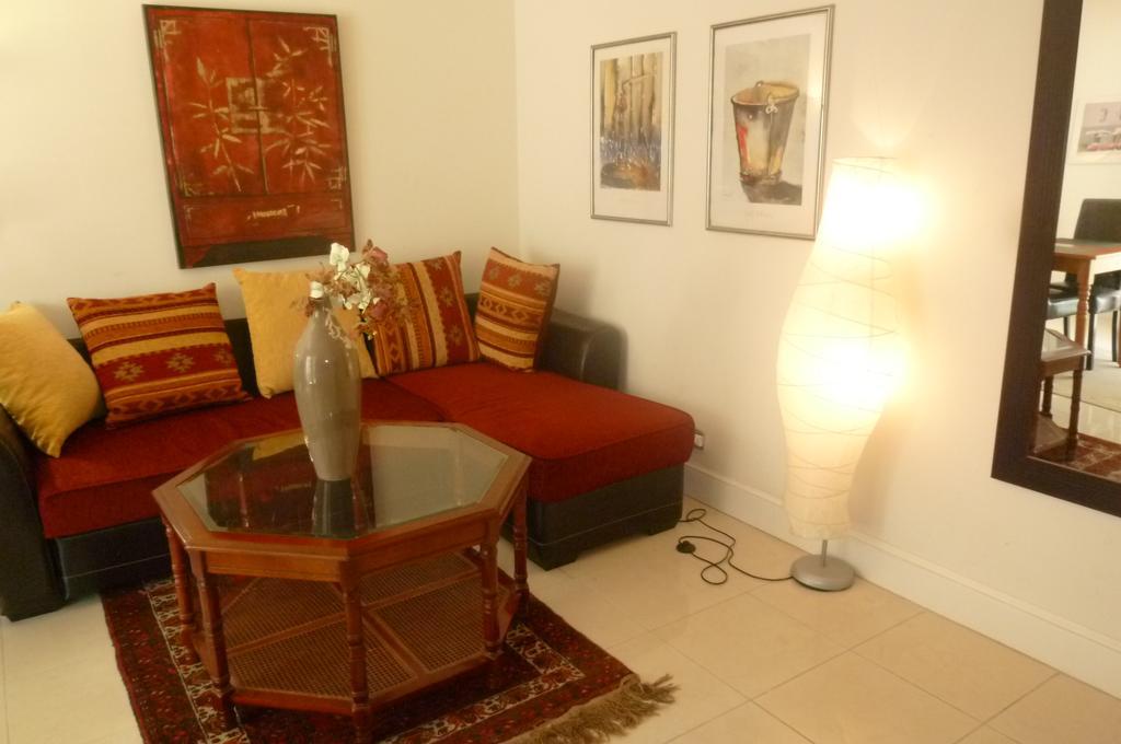 Seafront Haven: Modern 2-bed With Pool *