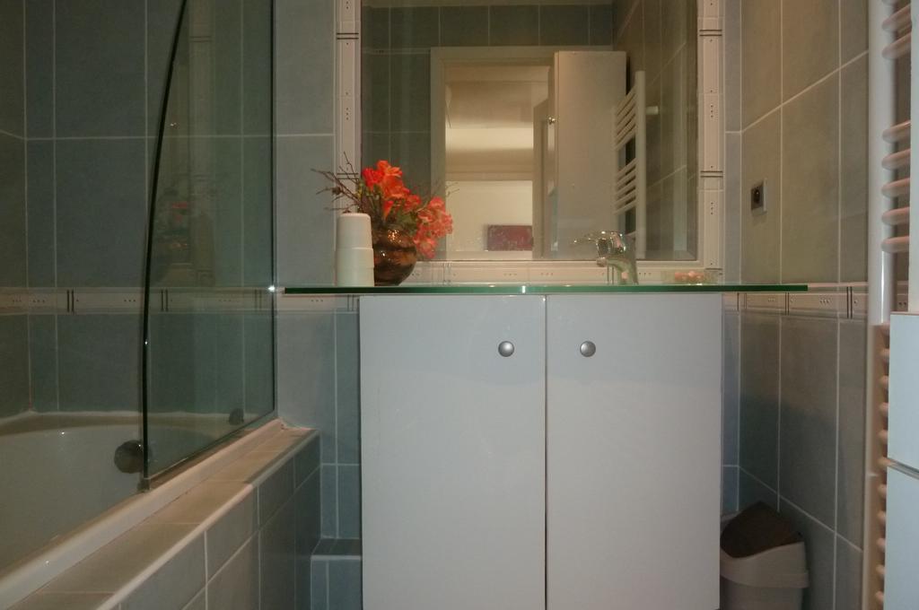 Seafront Haven: Modern 2-bed With Pool * Cannes