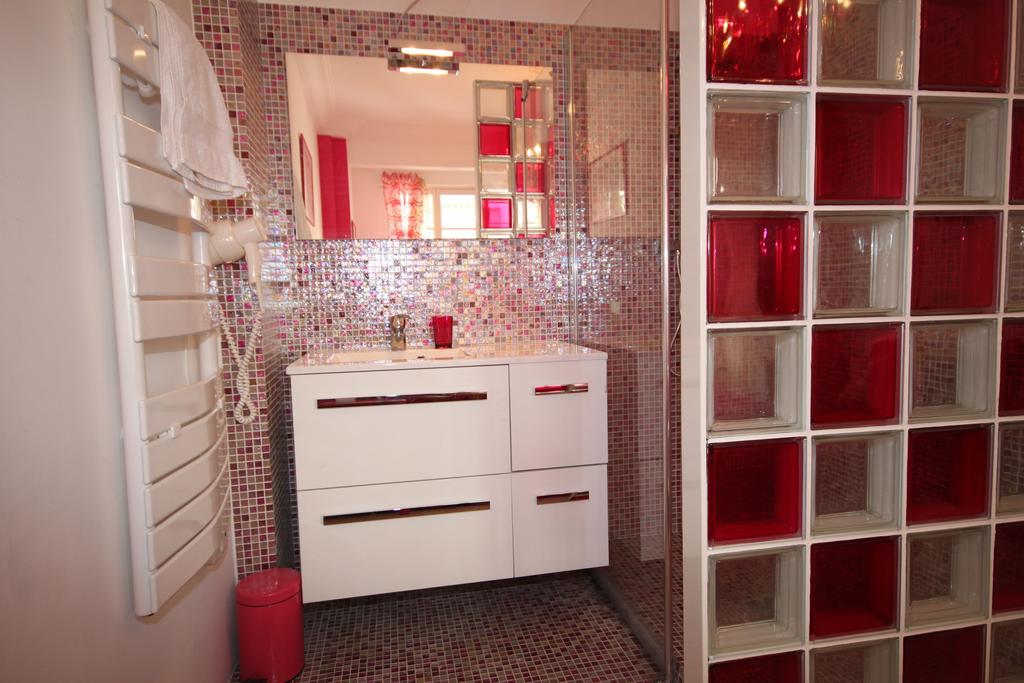 From Hollywood To Bollywood 2 Bedrooms 2 Bathrooms - 1 Min From Croisette&beach, 12 Min From The Palais * Cannes
