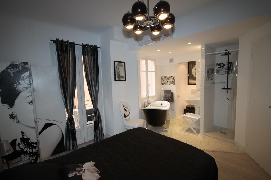 From Hollywood To Bollywood 2 Bedrooms 2 Bathrooms - 1 Min From Croisette&beach, 12 Min From The Palais * Cannes