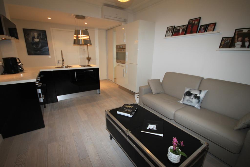 From Hollywood To Bollywood 2 Bedrooms 2 Bathrooms - 1 Min From Croisette&beach, 12 Min From The Palais *