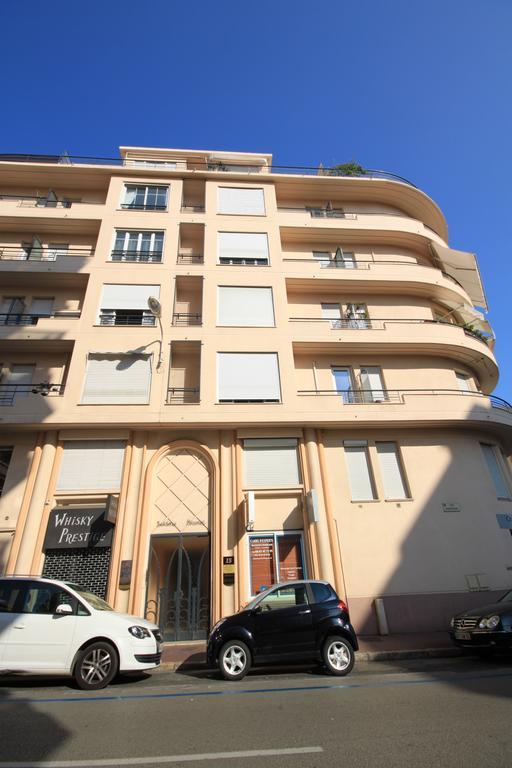 From Hollywood To Bollywood 2 Bedrooms 2 Bathrooms - 1 Min From Croisette&beach, 12 Min From The Palais Appartement