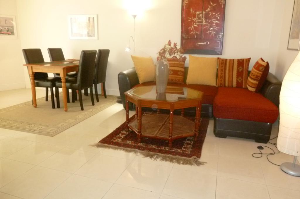 Seafront Haven: Modern 2-bed With Pool Apartamento Cannes