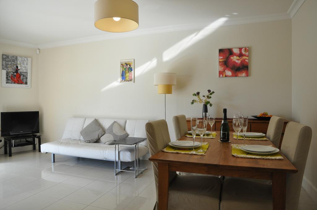 Seafront Haven: Modern 2-bed With Pool * Cannes