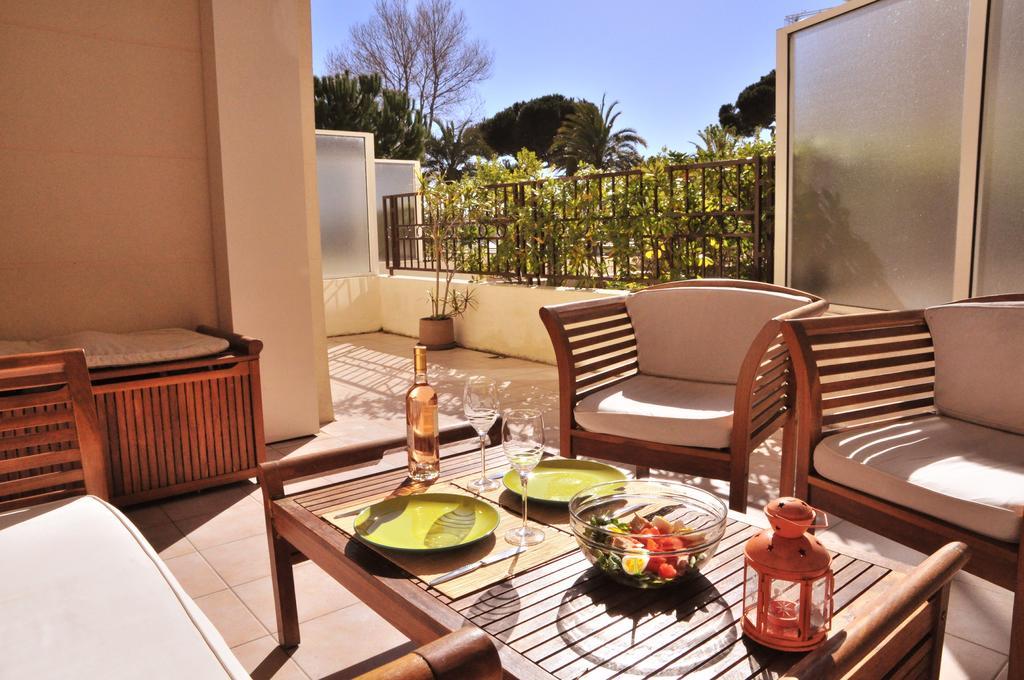 Seafront Haven: Modern 2-bed With Pool * Cannes