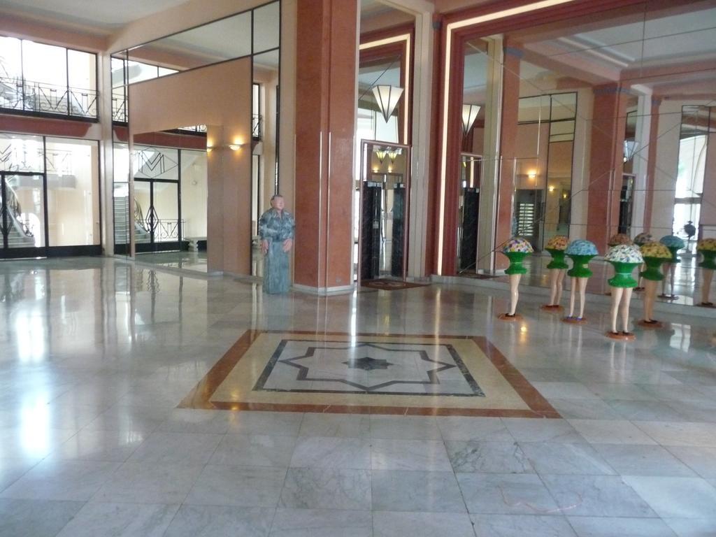 Palais Miramar 65 Bd De La Croisette * Cannes