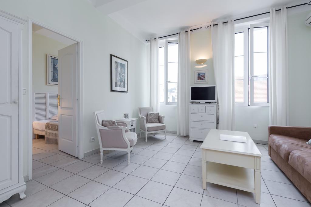 Godiva Apartment *