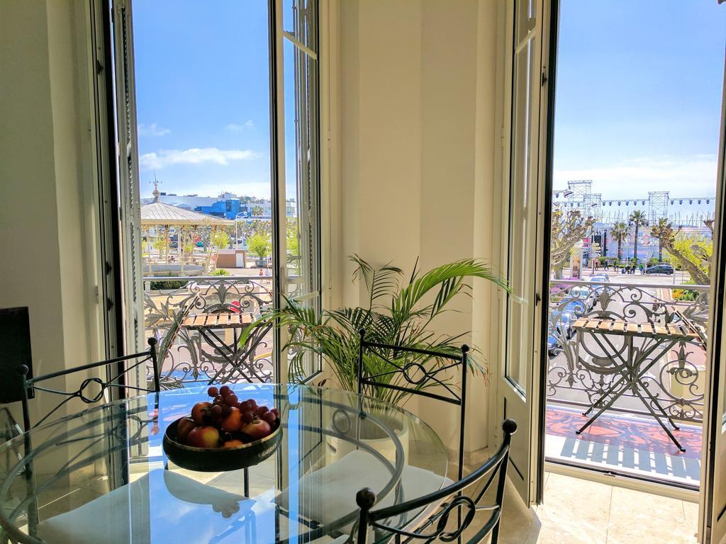 Citilet Louis Blanc 1,2,3 - Three Gorgeous, Open-plan Apartment *