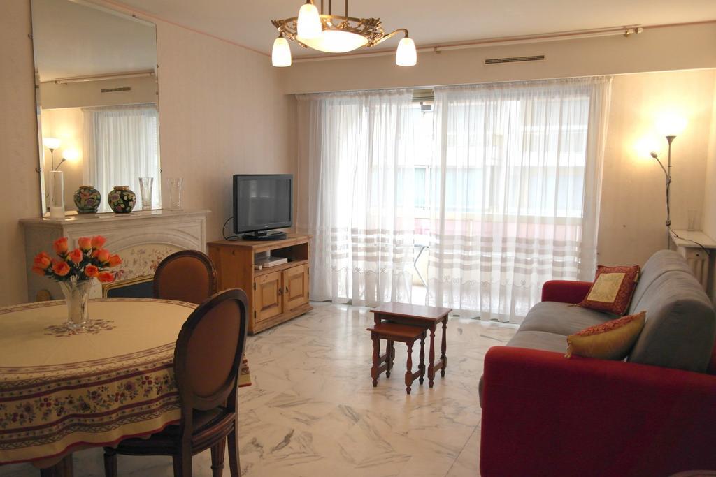 Apartment Spacieux 2 Pieces Traversant, Adl Riviera *