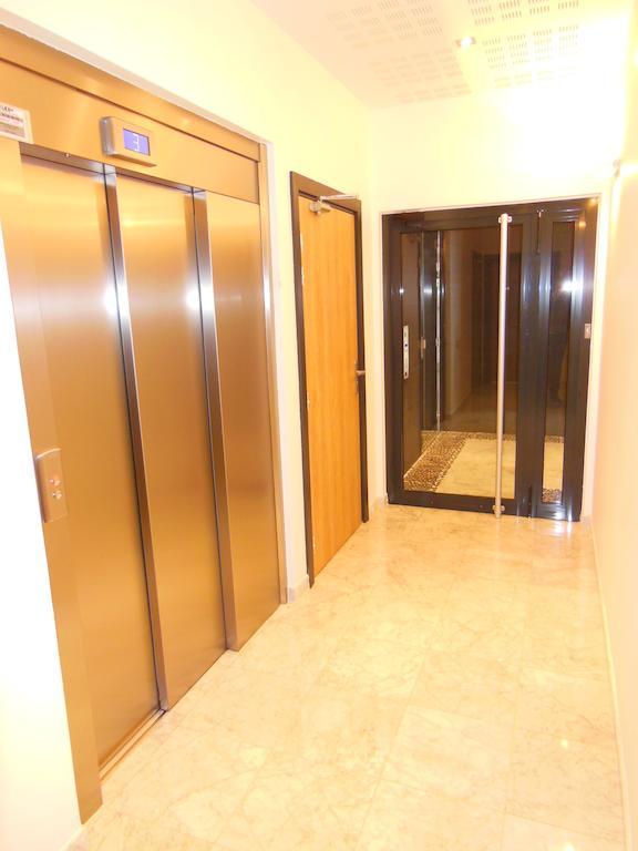 Appartement 3 Bedrooms, 3 Bathrooms Lecerf 411 *