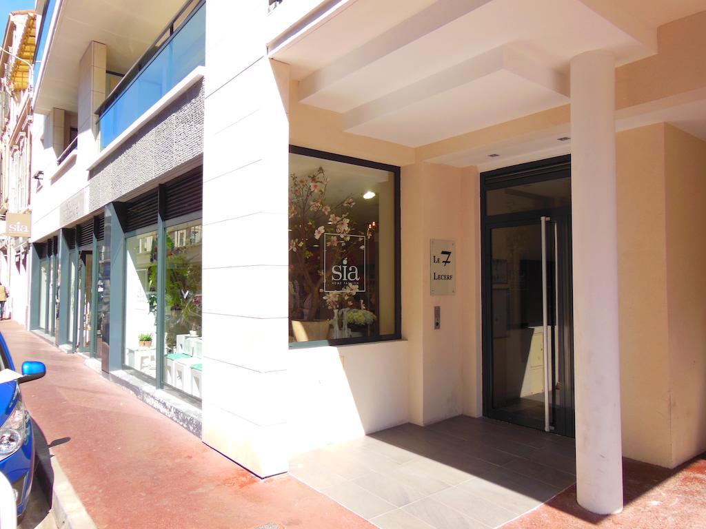 Apartment 3 Bedrooms, 3 Bathrooms Lecerf 411
