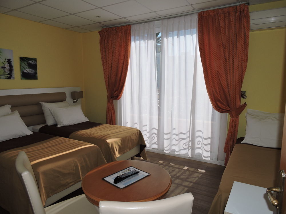 Regina Hotel