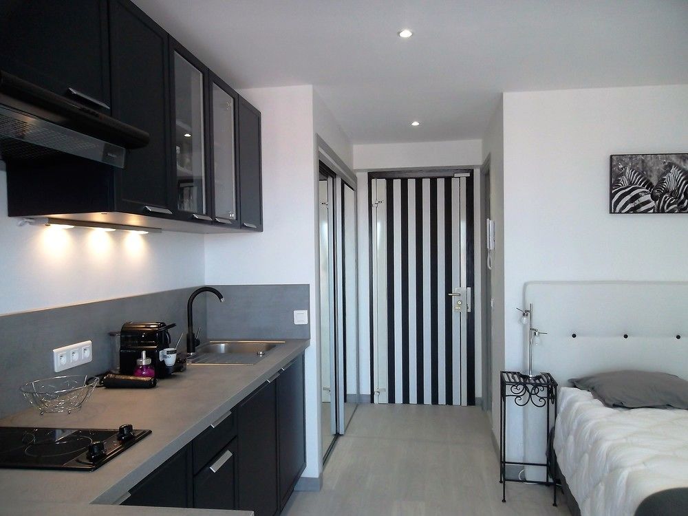 Brand New Super Center Apartment
