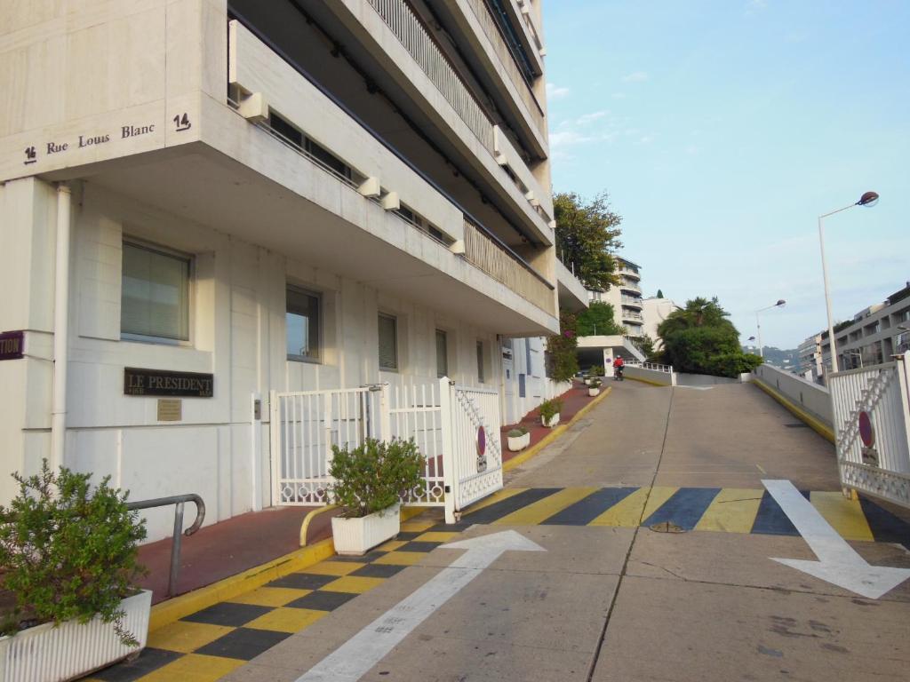 2, 3 And 4 Bedroom Sea View Forville 5 Mins From The Palais Apartment